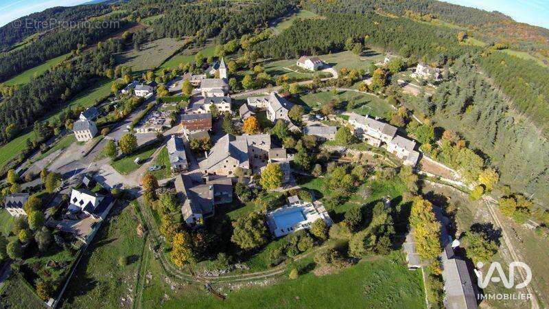 Photo 1 - Commerce à LA TIEULE