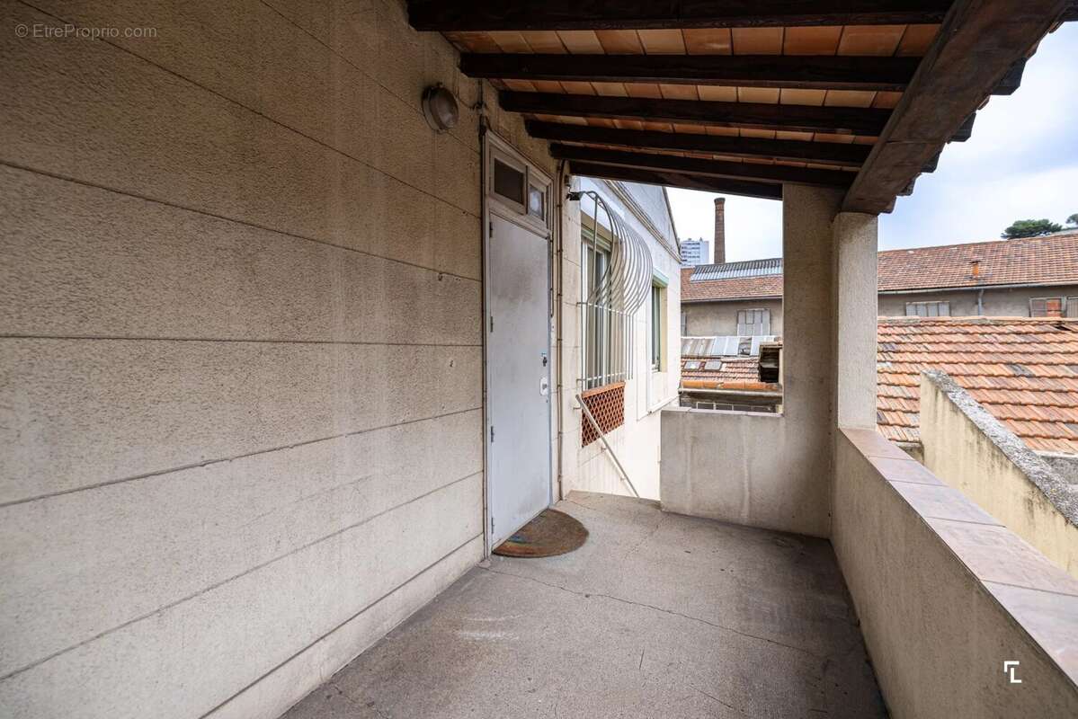 Commerce à MARSEILLE-14E