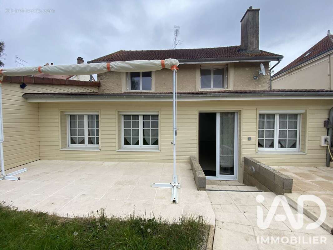 Appartement 86 m² à Sonchamp  - photo 2