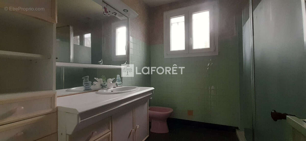 Maison à CHAILLEVETTE