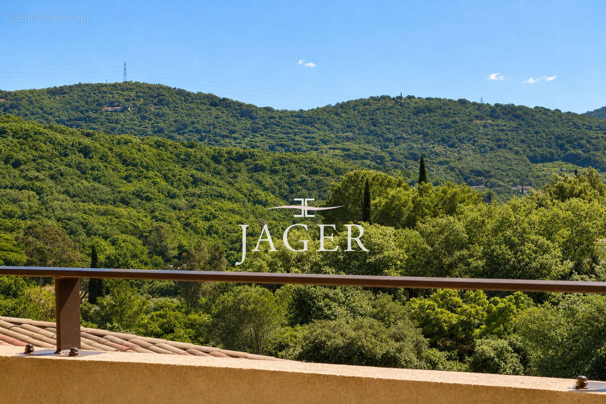 Appartement à GRIMAUD