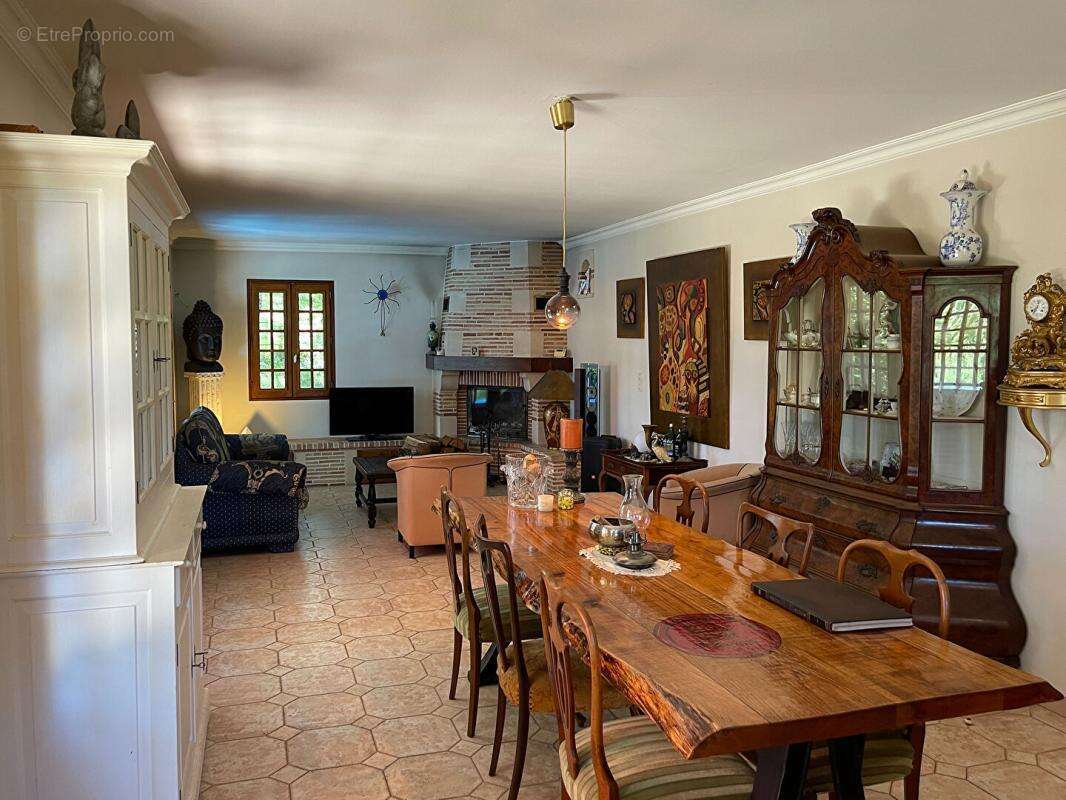 Maison sur deux niveaux avec jardin clôturé, à proximité de Villeréal - photo 4