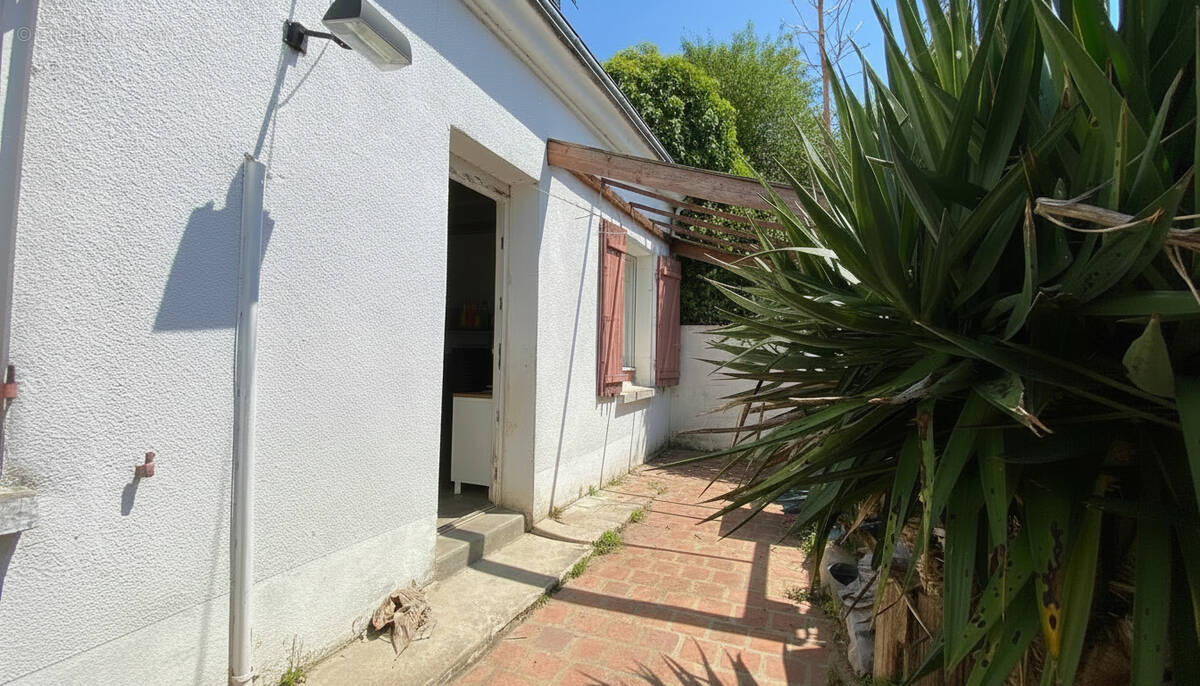 Maison ancienne 4 pièces au charme atypique en cœur de ville - photo 1