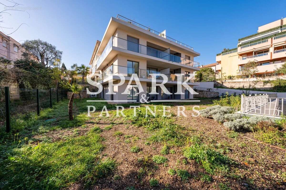 Appartement à ROQUEBRUNE-CAP-MARTIN