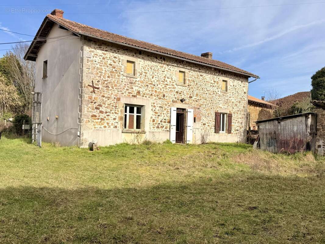 Maison à potentiel avec grange, proche de Brigueuil - photo 4