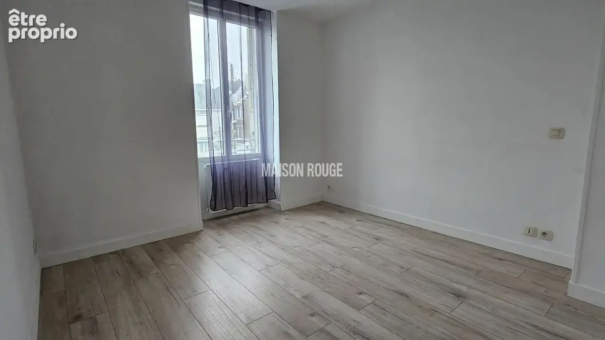 Grand appartement de 105 m²  3 chambres  Centre de Sarzeau  Parking - photo 3
