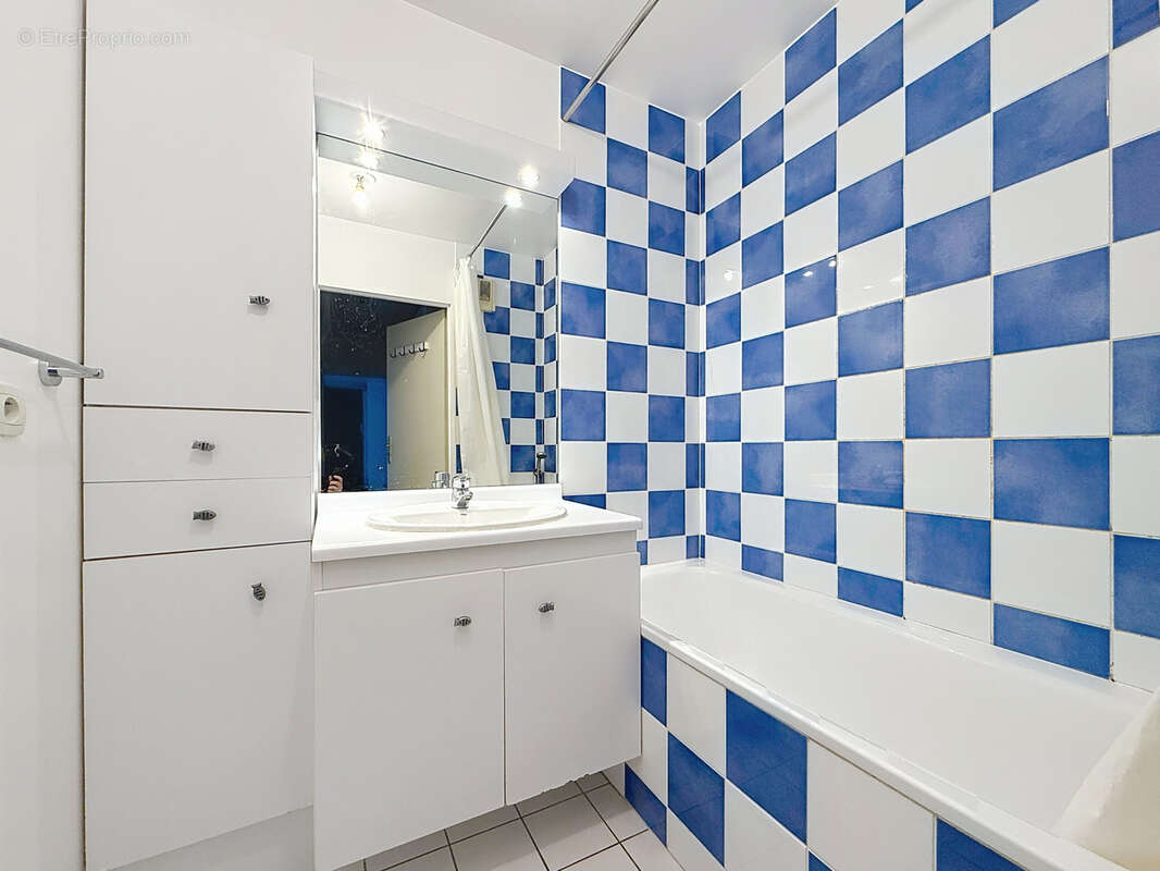 Appartement à PARIS-20E