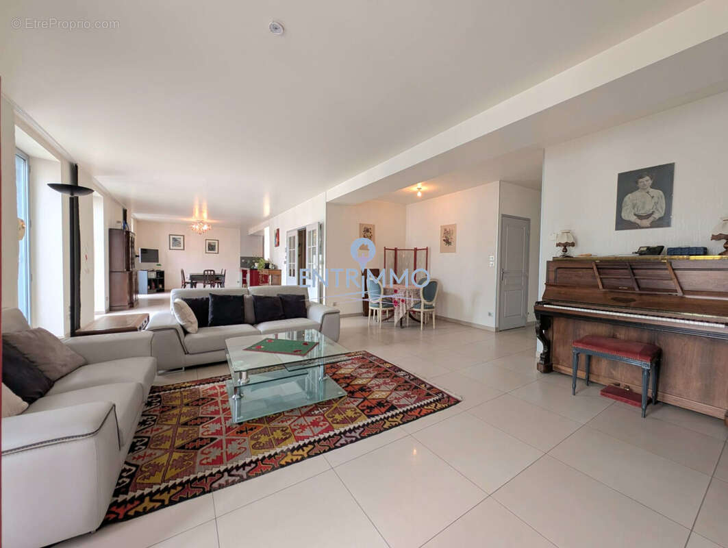 Appartement à AIX-LES-BAINS