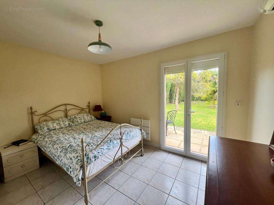 Maison à AMBARES-ET-LAGRAVE