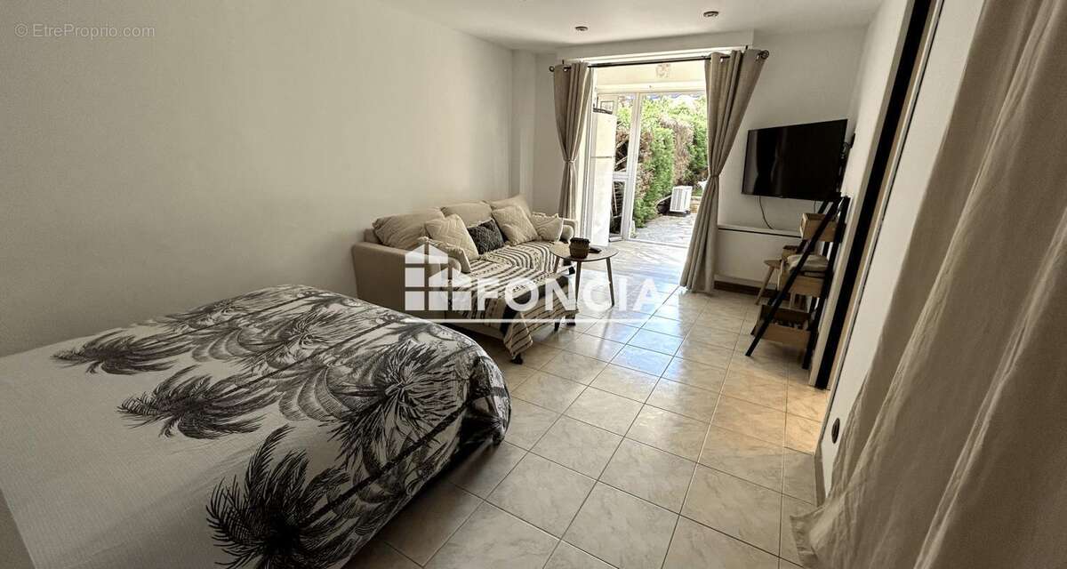 Appartement à BORMES-LES-MIMOSAS