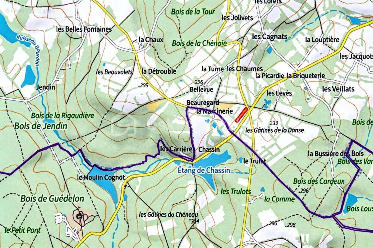 Terrain à MOUTIERS-EN-PUISAYE