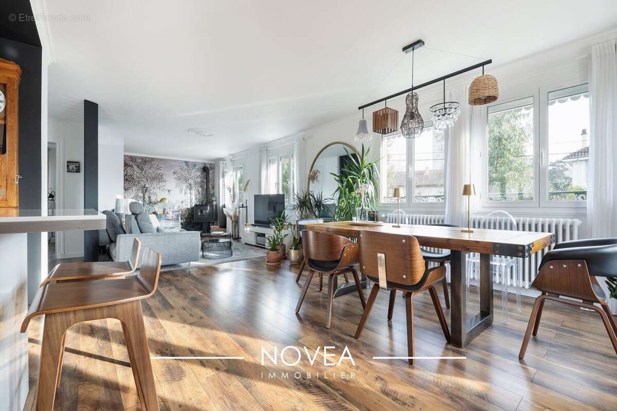 Maison à RILLIEUX-LA-PAPE