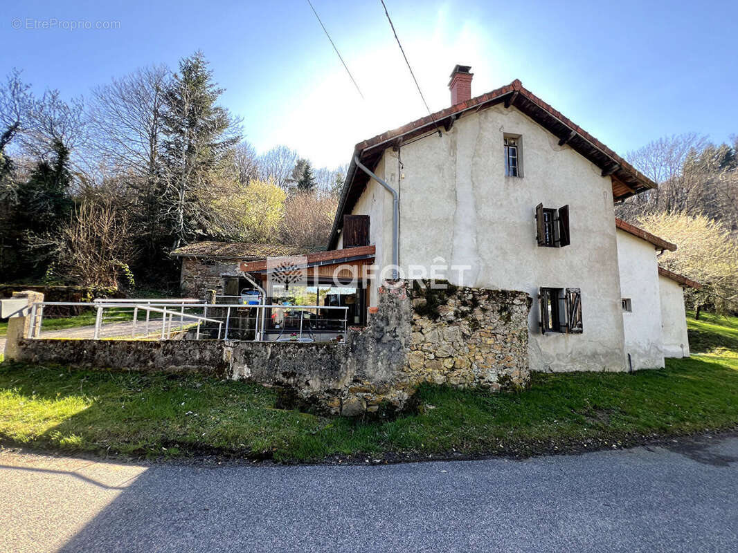 Maison à SAINT-BONNET-DES-QUARTS