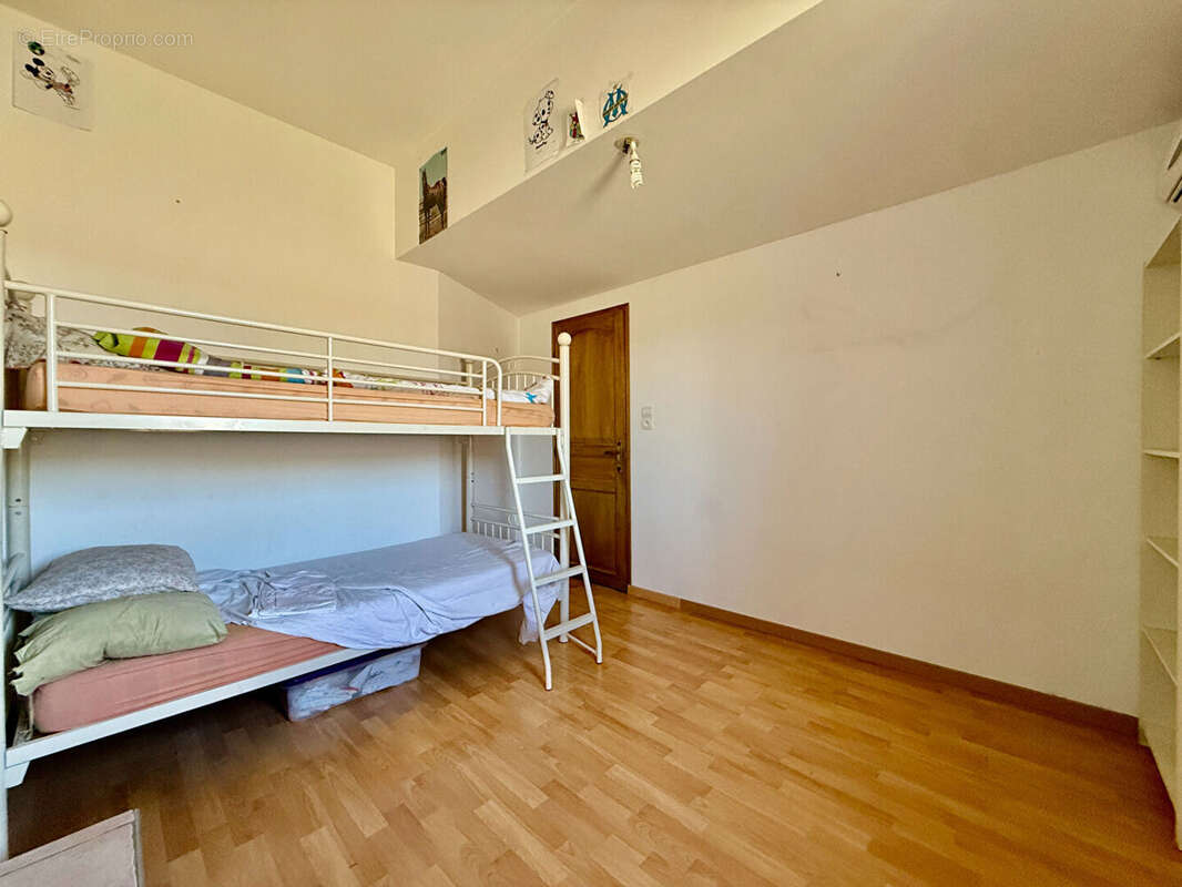 Maison à SAINT-VICTOR-LA-COSTE