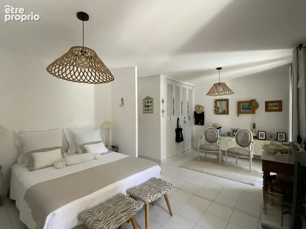 Villa de plain pied dans un quartier résidentiel d'Uzès sur un terrain de 1500 m2 avec piscine. - photo 5