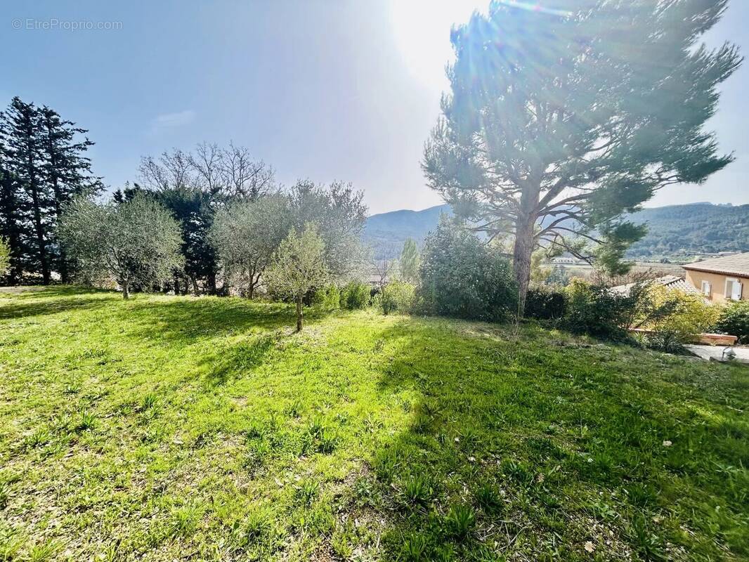 Terrain à AURIOL
