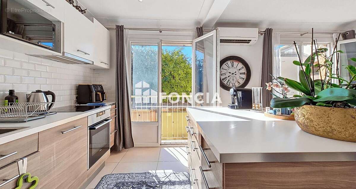 Appartement à COGOLIN