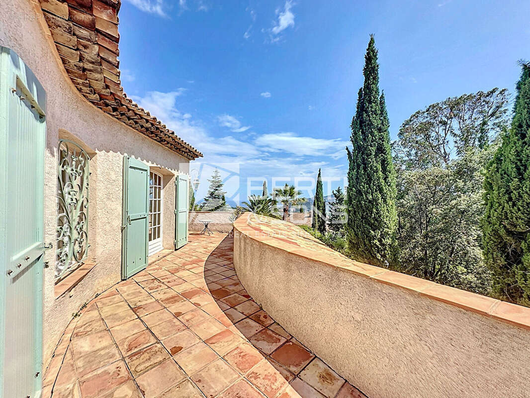 Maison à MANDELIEU-LA-NAPOULE