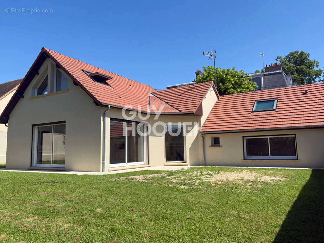 Maison à SOISY-SUR-SEINE
