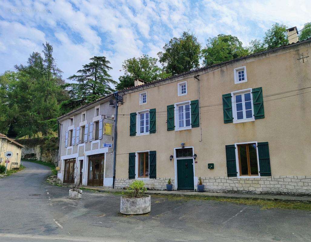 Maison à CELLEFROUIN