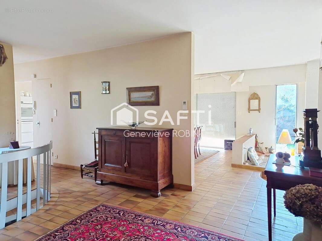 Maison 151 m² à Tassin-La-Demi-Lune  - photo 4