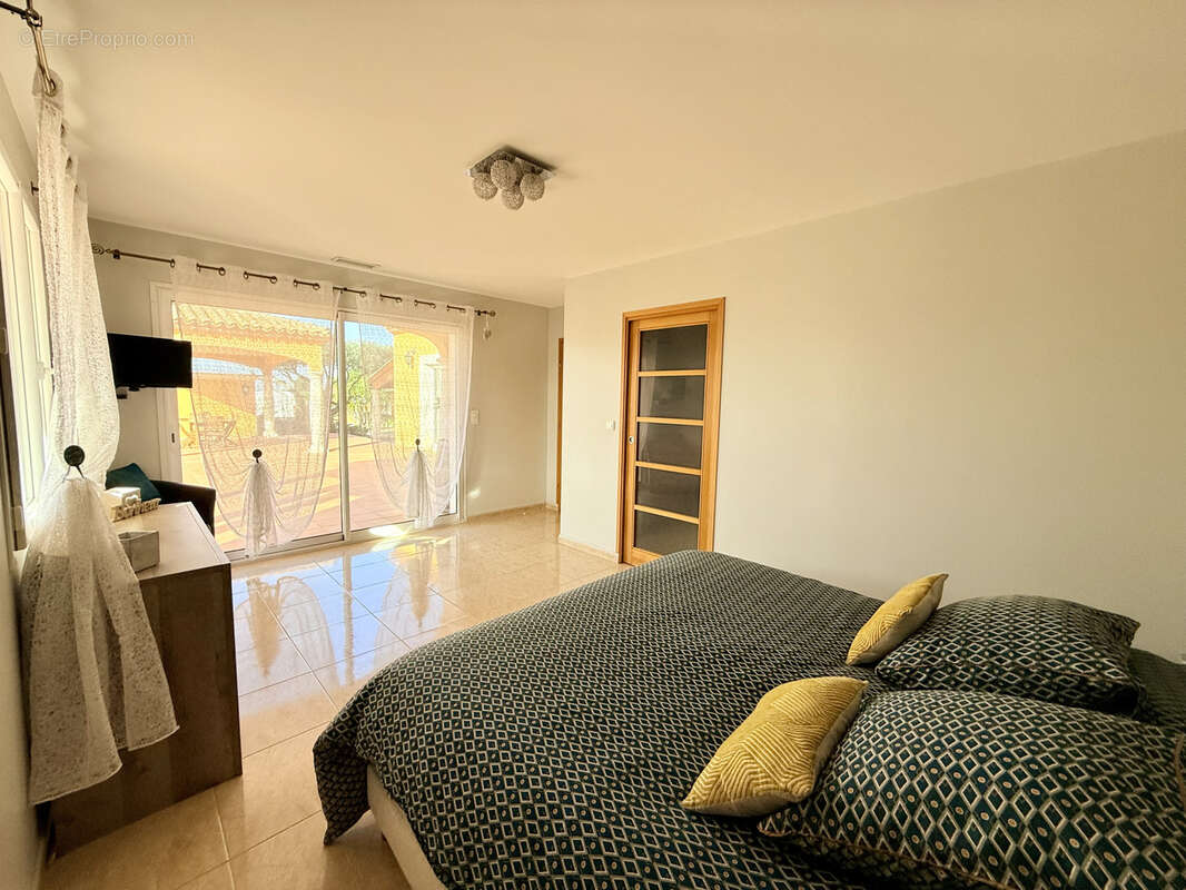 Maison à NISSAN-LEZ-ENSERUNE