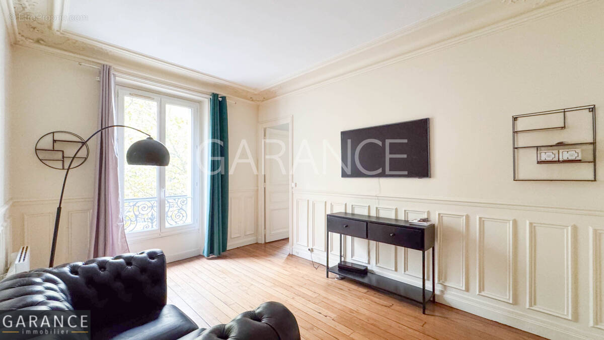 Appartement à PARIS-14E
