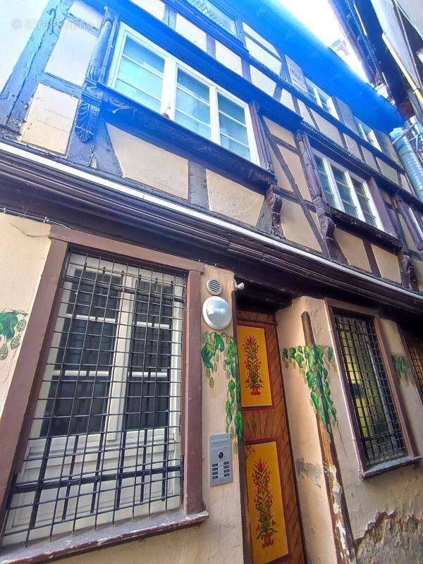 Appartement T2 place du corbeau À Vendre - photo 3