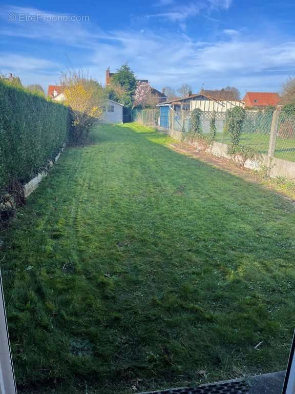 Parking à HALLENNES-LEZ-HAUBOURDIN