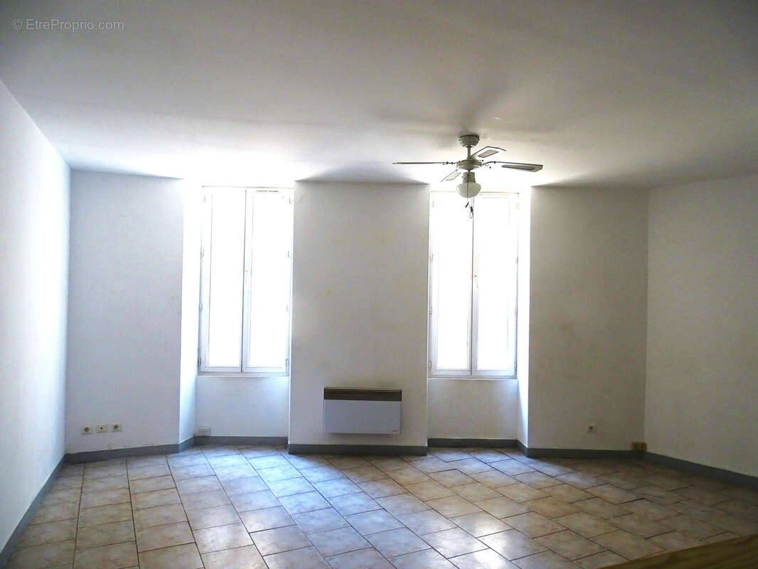 Appartement à ROQUEVAIRE