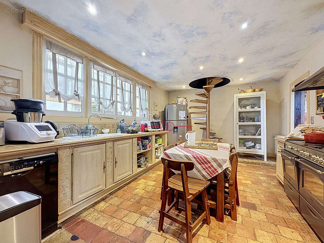 Maison de ville 6 pièces 160 m² SAINTE-MENEHOULD - photo 6