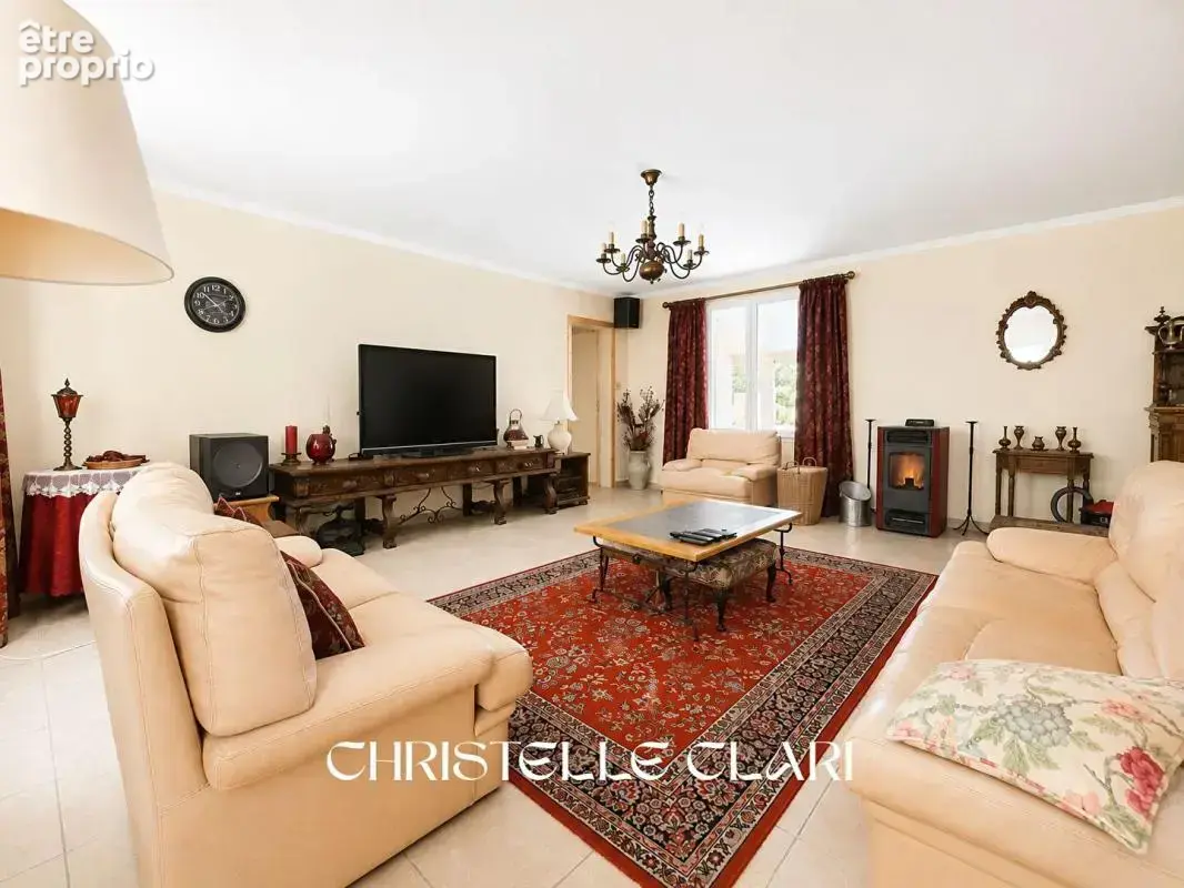 Domaine 374 m² sur terrain de 3,59 ha - photo 3