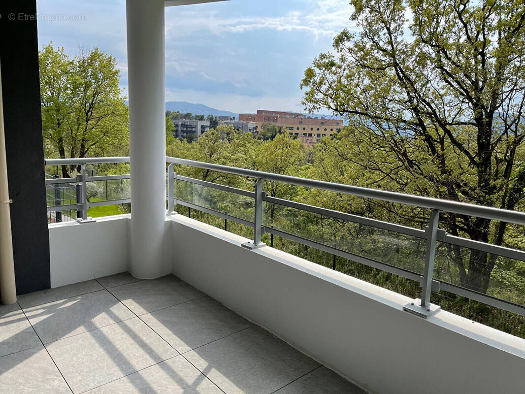 Appartement à PEGOMAS