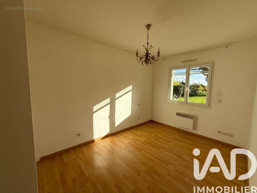 Photo 5 - Maison à MONTAZEAU