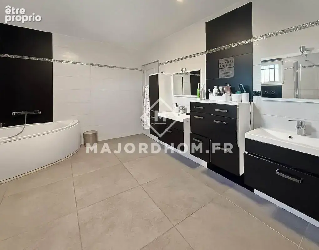 Maison d’Architecte de 250 m² dans un Écrin Arboré de 3 000 m² - photo 26