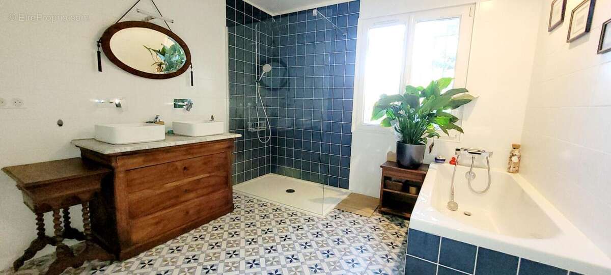 Villa de plain-pied 4 faces avec piscine  -  Terrain constructible et divisible de 2 442 m² -  Sallèles-d'Aude ? Proche Narbonne - photo 11