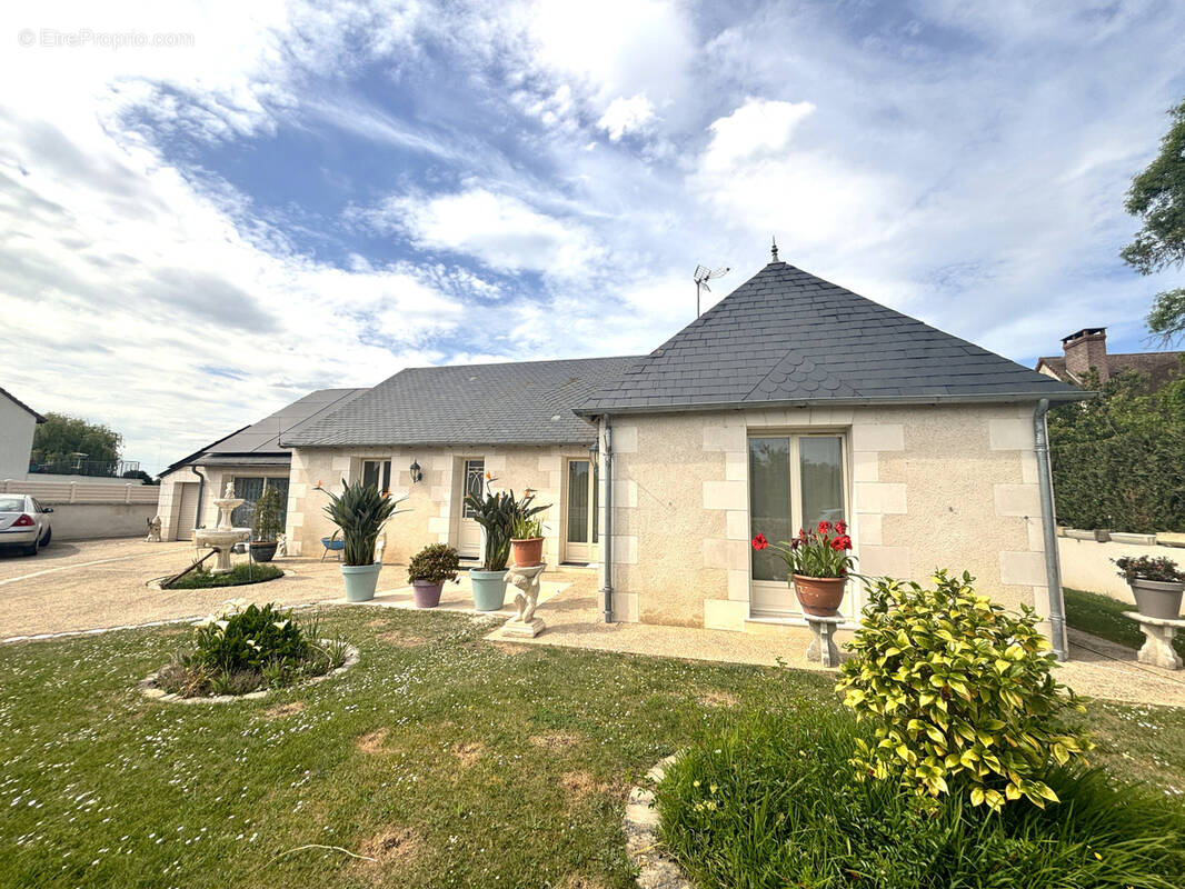 Maison à NAZELLES-NEGRON