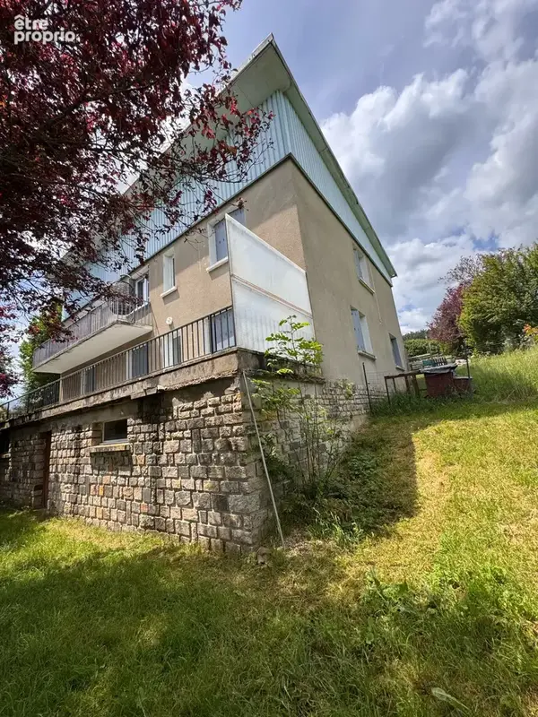 Immeuble de rapport : 2 logements avec cave, garage et terrain chacun - photo 2