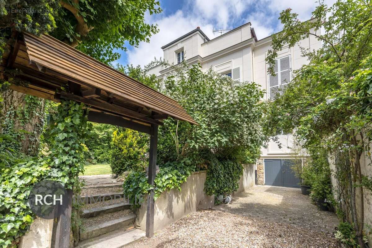 Maison à MONTFORT-L'AMAURY