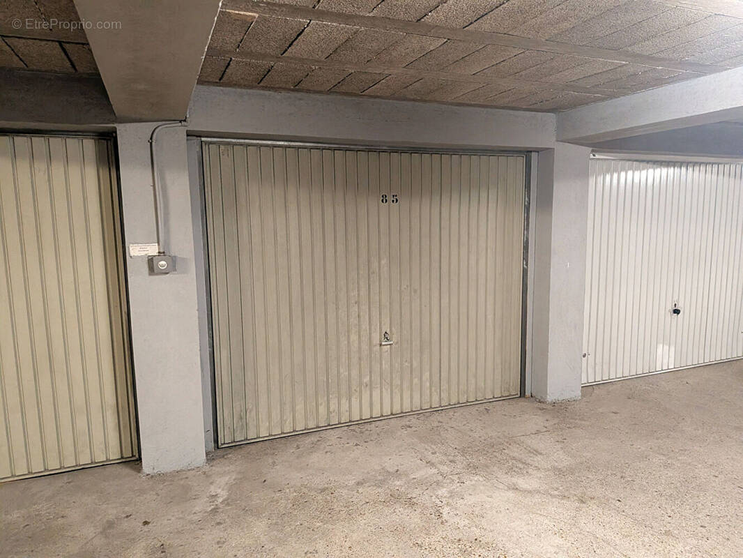 Parking à MAUREPAS