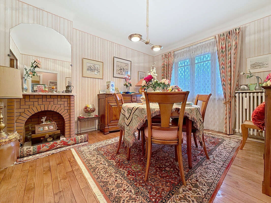 Maison à SAINT-VIANCE