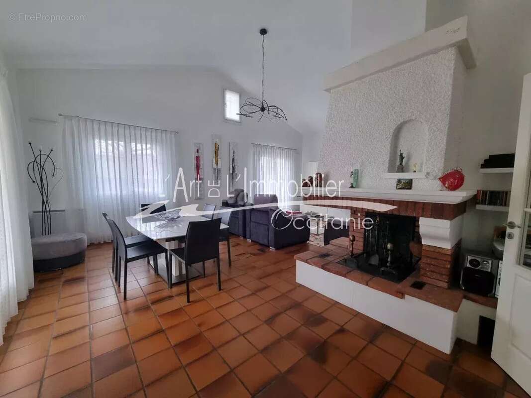 Maison à LA SALVETAT-SAINT-GILLES