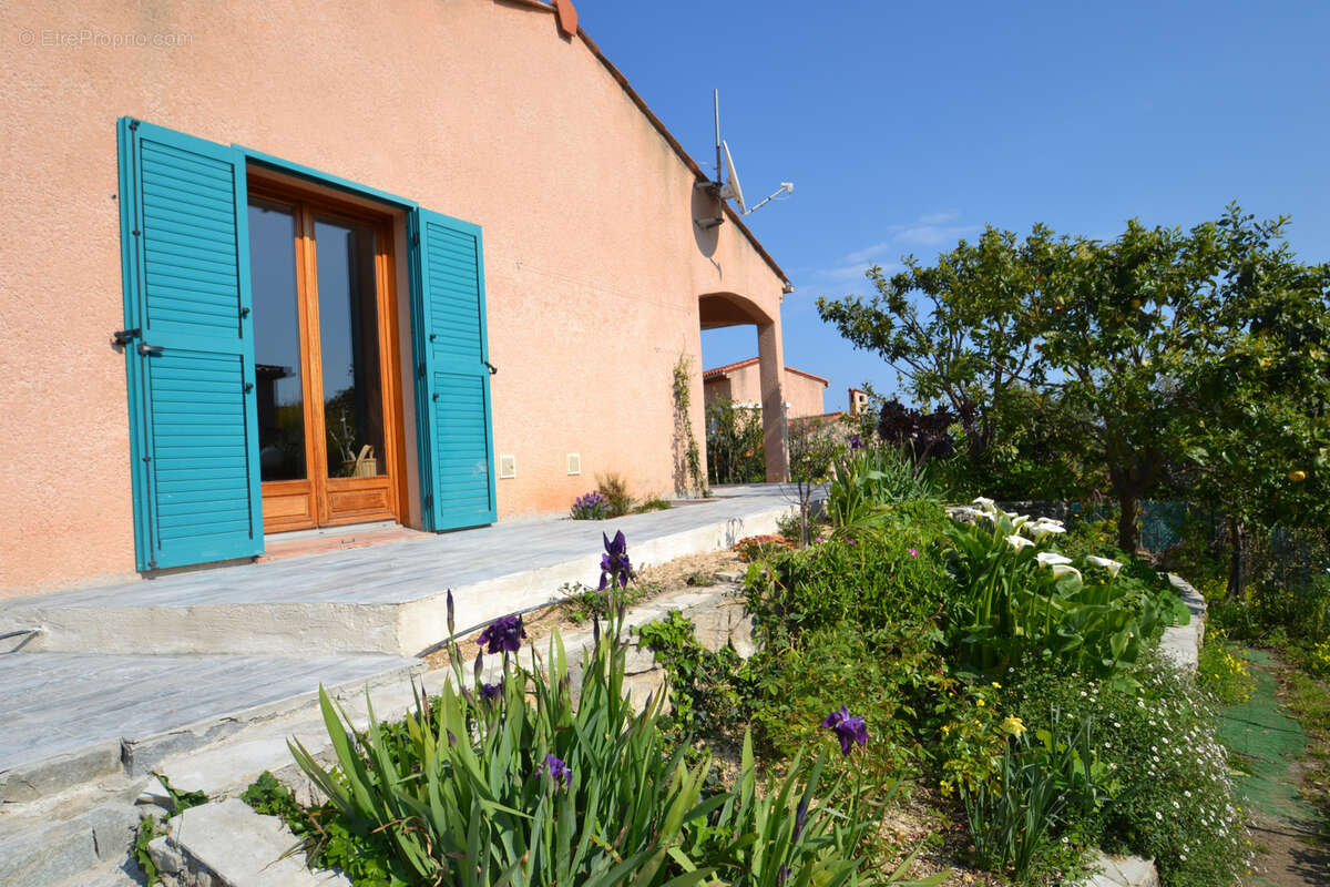 Maison à VALLAURIS