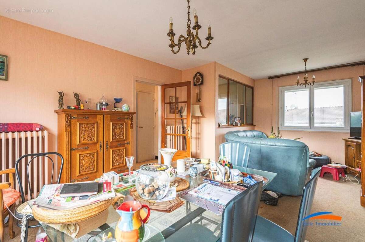   - Maison à TINQUEUX