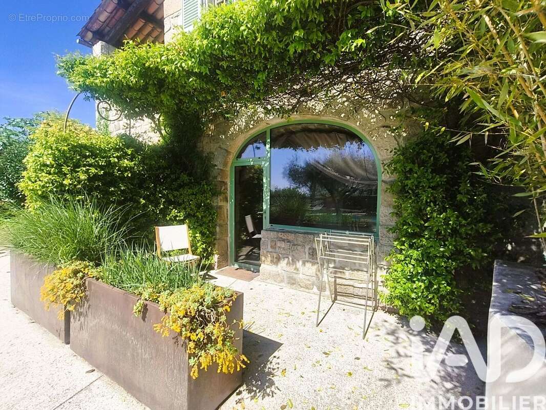 Maison 275 m² à Payzac  - photo 5