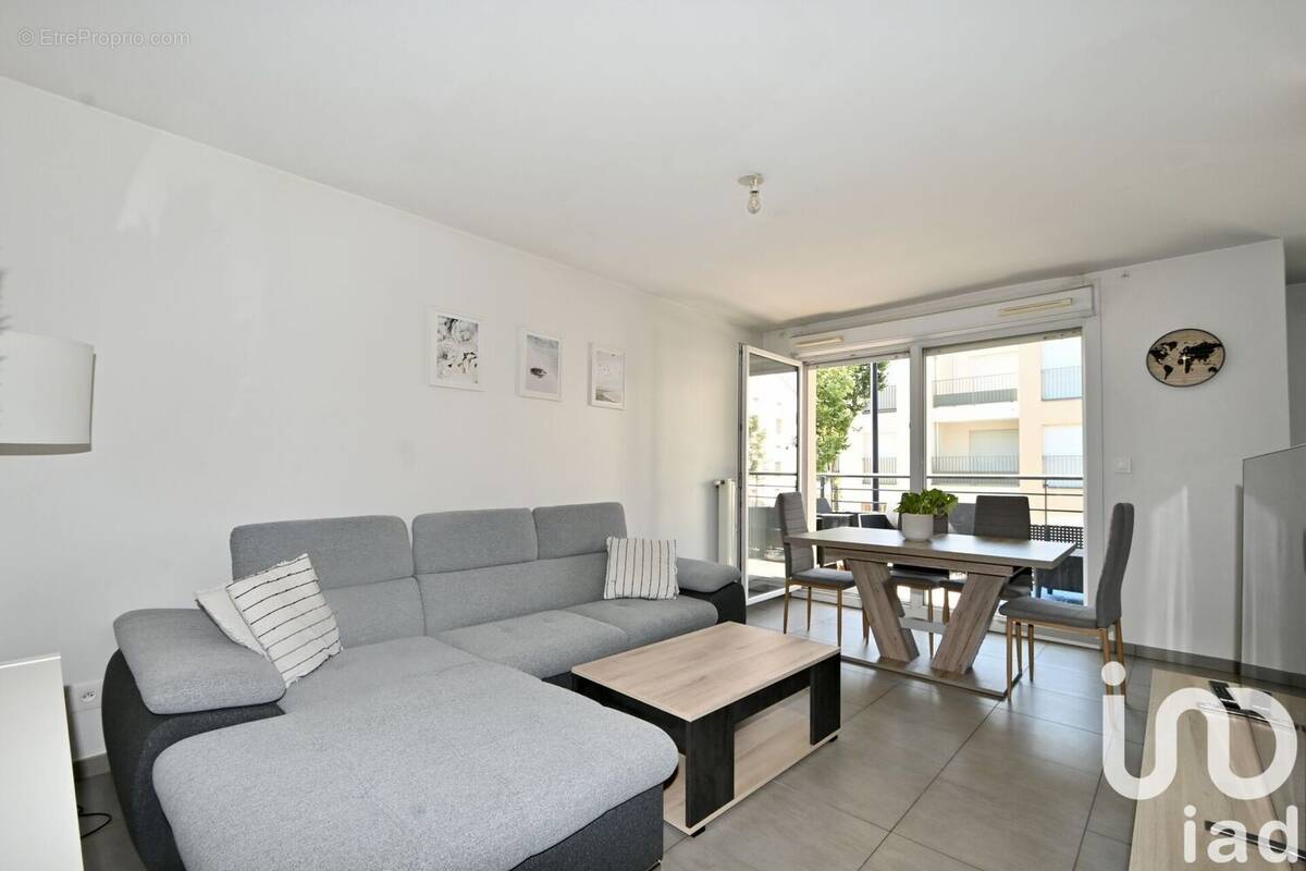 Photo 1 - Appartement à MEYZIEU
