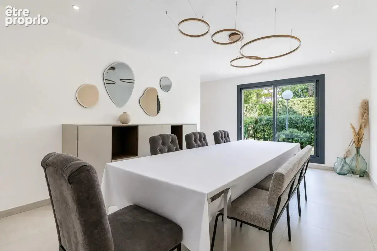 Appartement Saint-Cloud – Val d’Or – 151 m² – 4 chambres – Jardin & terrasse – Parking – Cave - photo 4