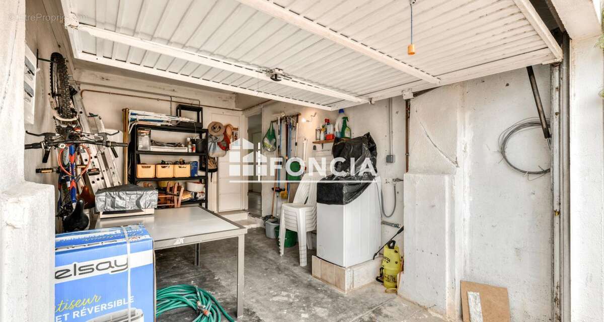 Narbonne plage, grande maison hors copropriété avec combles aménageables, sans mitoyenneté, garage, 100 mètres plage - photo 3