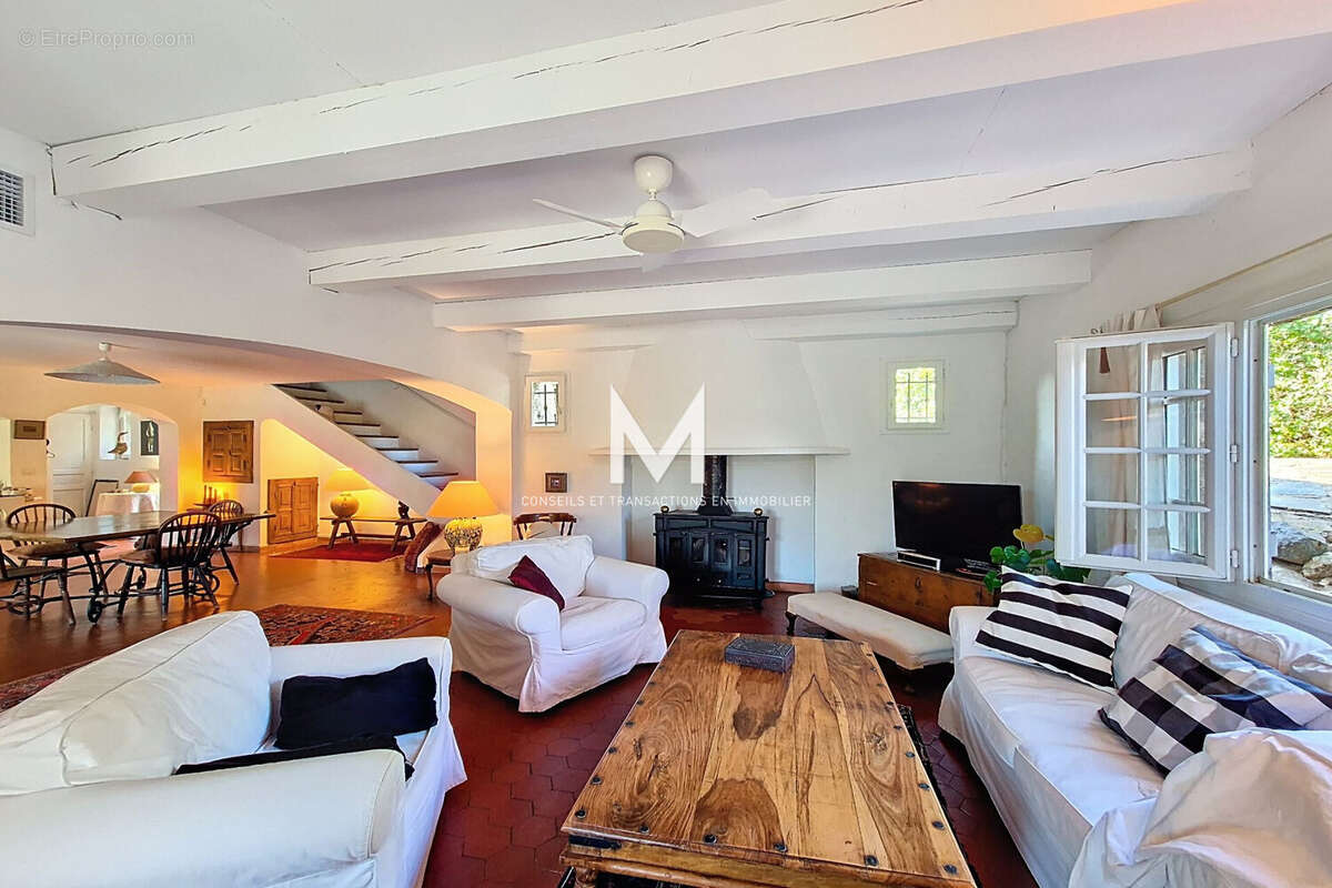 Maison à PLAN-DE-LA-TOUR