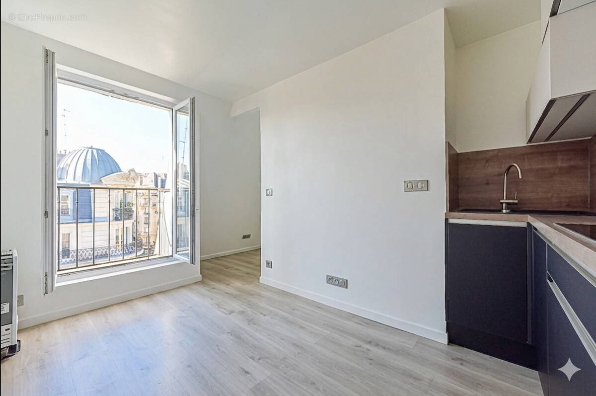 Appartement à PARIS-18E